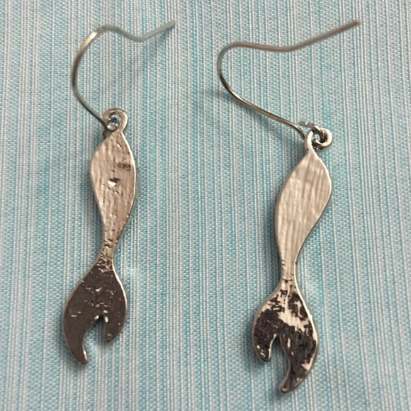 (H3) Mermaid Tail Earrings - Picture 5 of 5